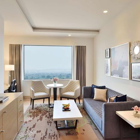 Radisson Gurugram Udyog Vihar Hotel Gurgaon Buitenkant foto