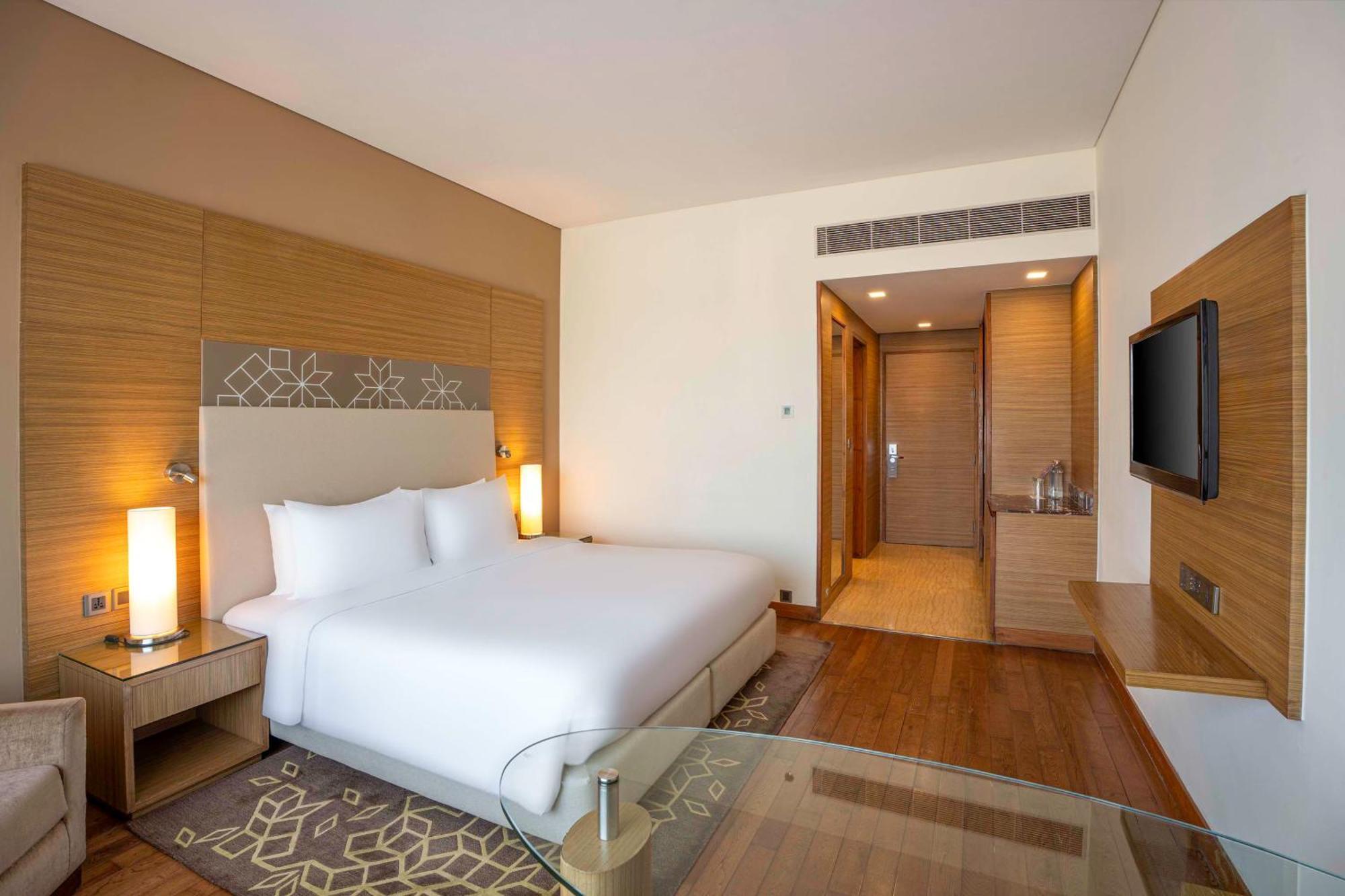 Radisson Gurugram Udyog Vihar Hotel Gurgaon Buitenkant foto