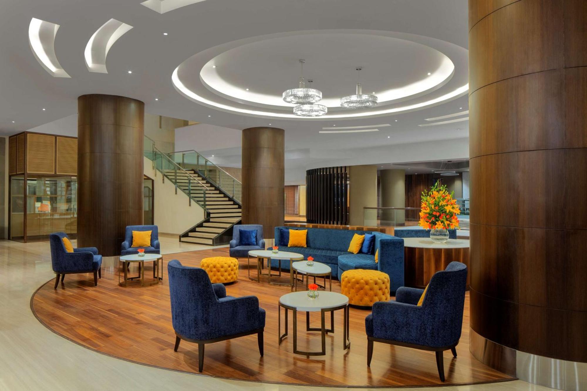 Radisson Gurugram Udyog Vihar Hotel Gurgaon Buitenkant foto