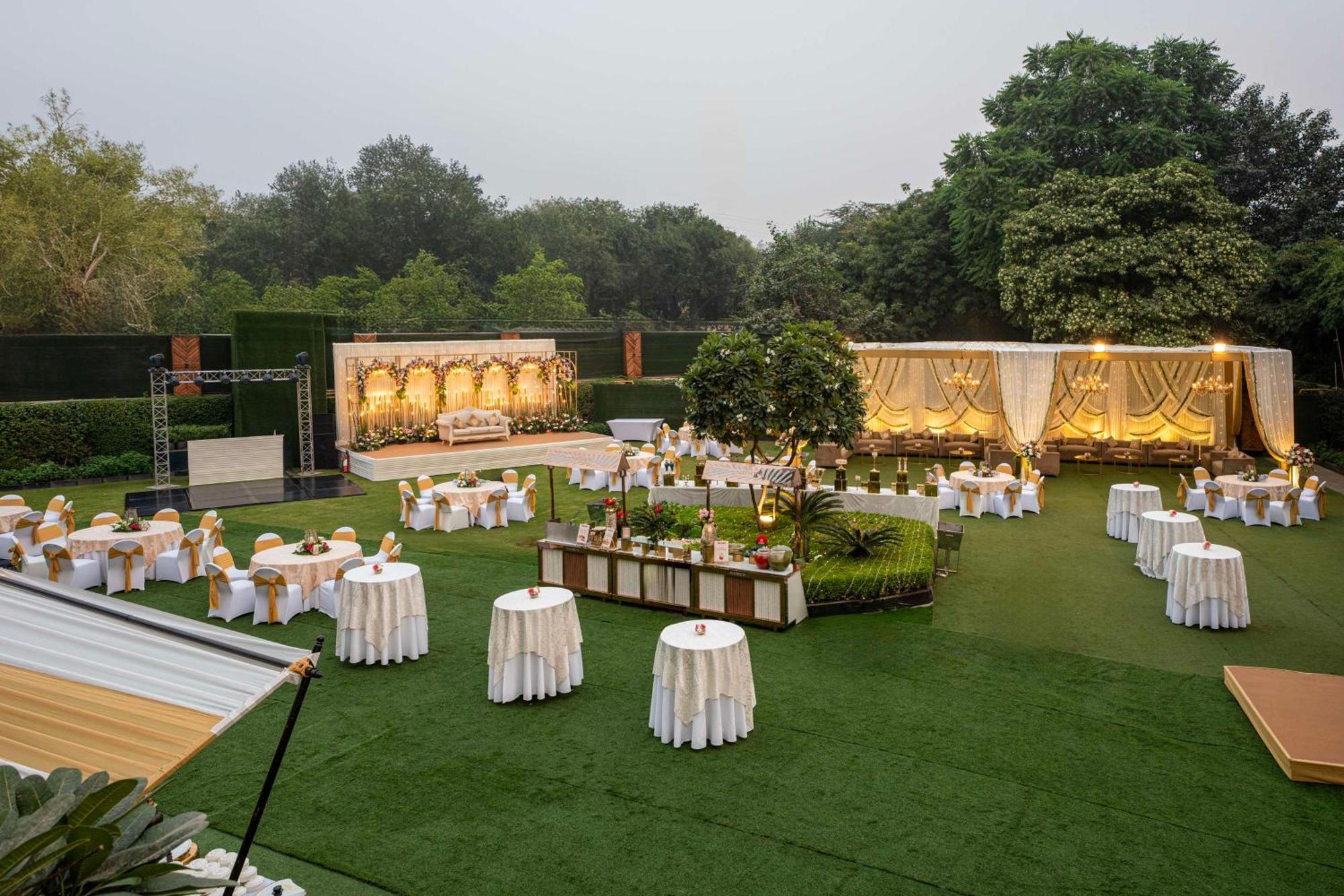 Radisson Gurugram Udyog Vihar Hotel Gurgaon Buitenkant foto