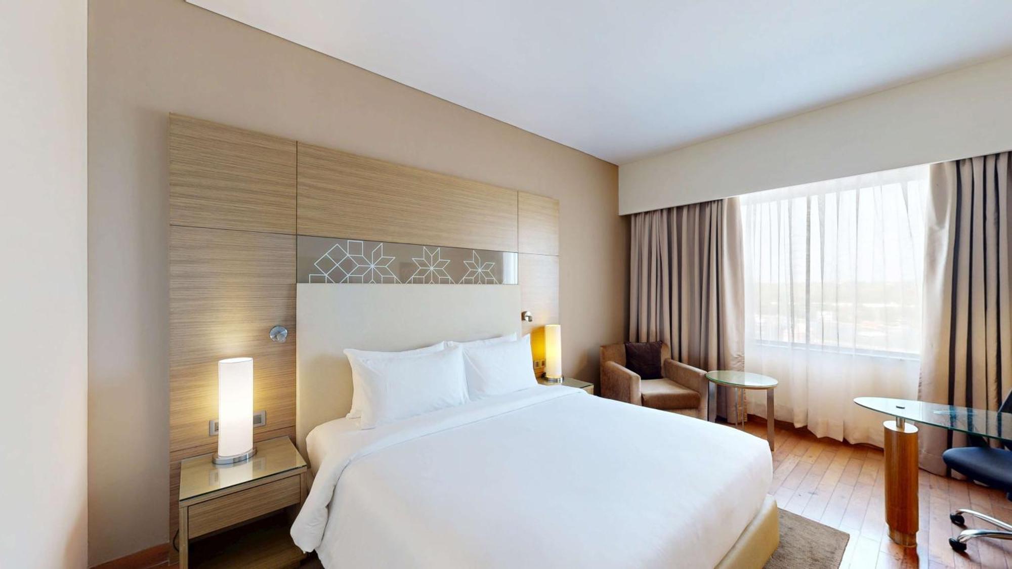 Radisson Gurugram Udyog Vihar Hotel Gurgaon Buitenkant foto
