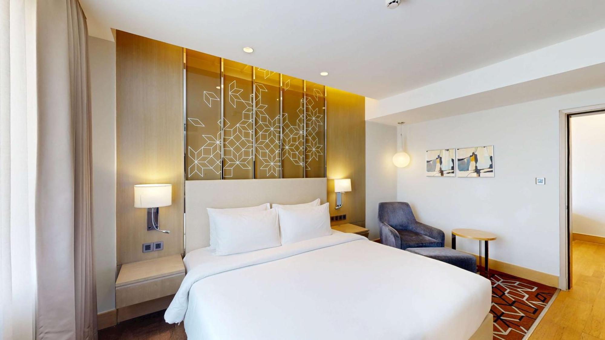 Radisson Gurugram Udyog Vihar Hotel Gurgaon Buitenkant foto